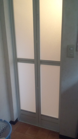 【入間東金子店】浴室出入口　折戸交換してきました。